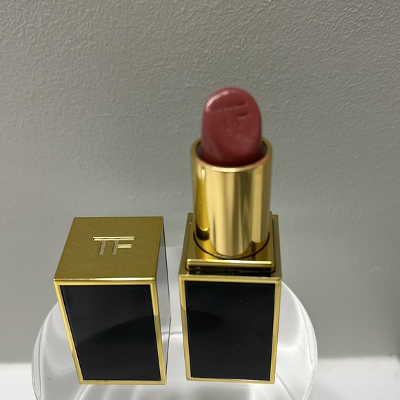 Tom Ford Other - Tom Ford Luxurious Black and Gold Lipstick A 52 03 Casablanca rouge. A levres